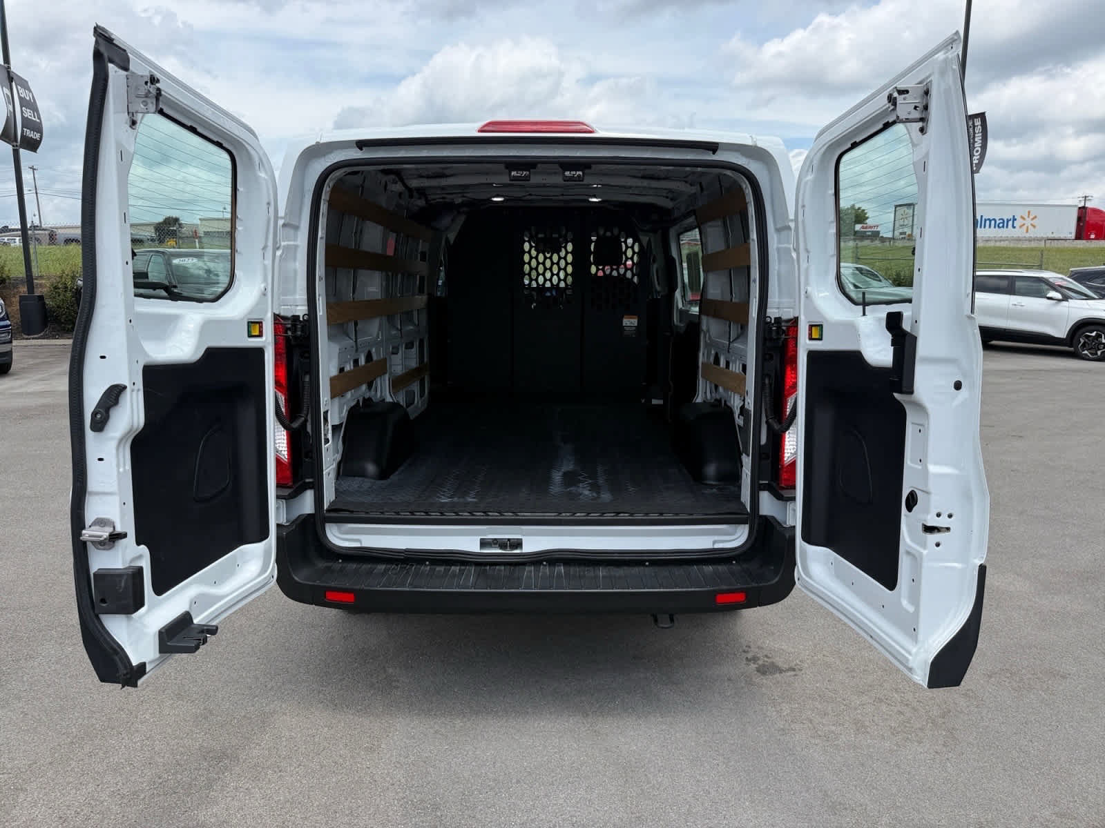 Used 2025 Ford Transit 250 Low Roof w/ Exterior Upgrade Package RWD image 24