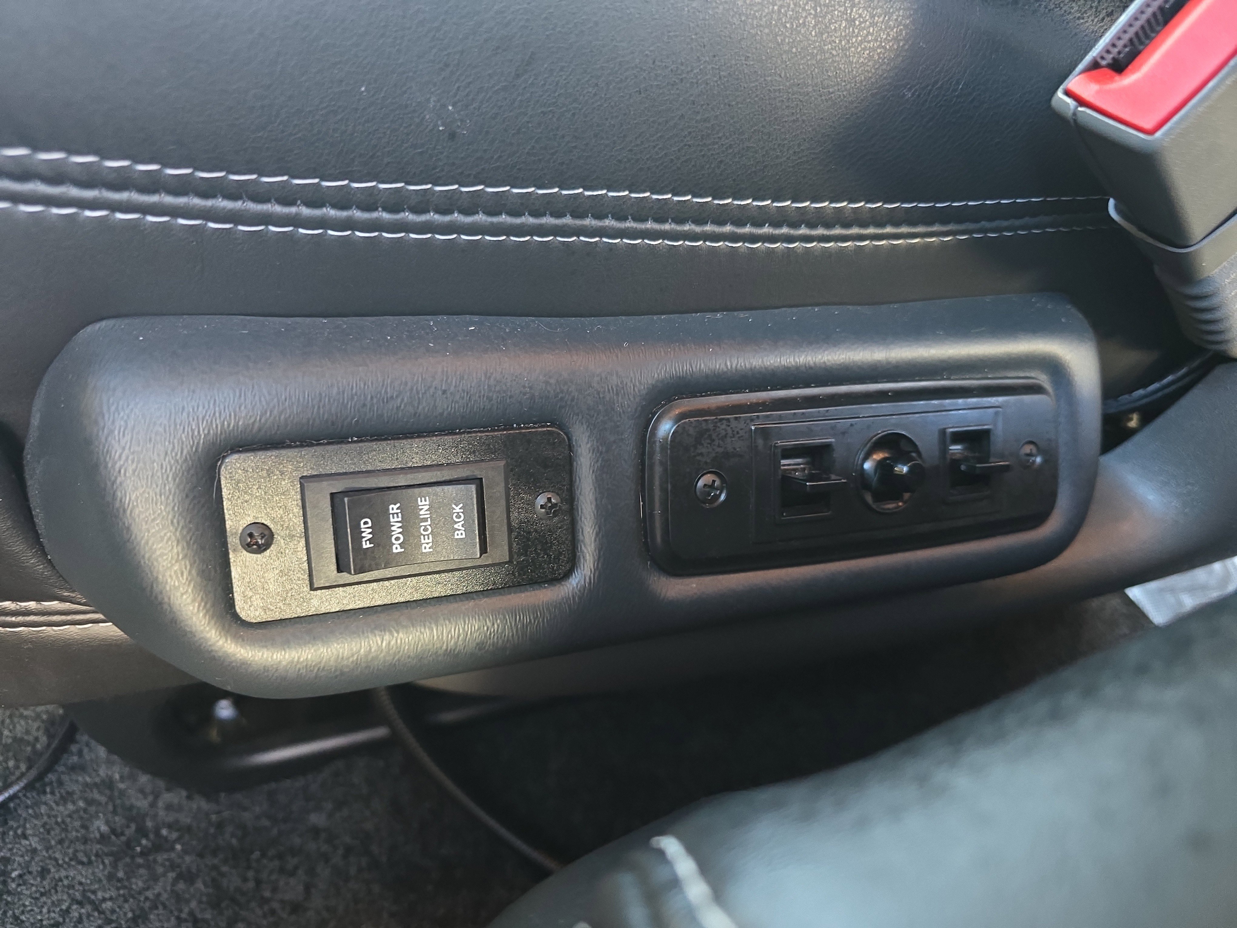 Used 2021 Chevrolet Express 2500 LS w/ Enhanced Convenience Package image 16