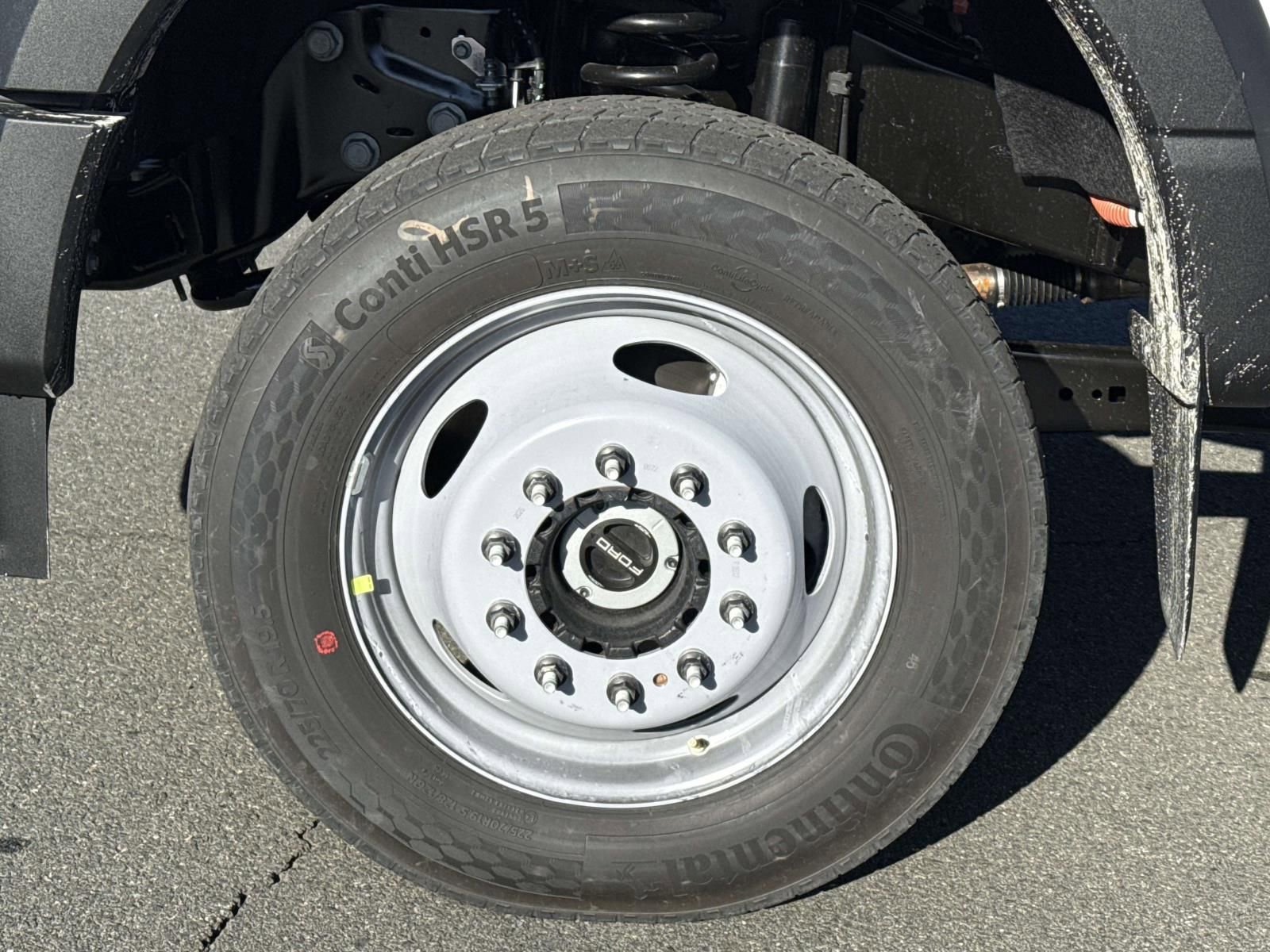 New 2026 Ford F550 4x4 Regular Cab Super Duty image 9