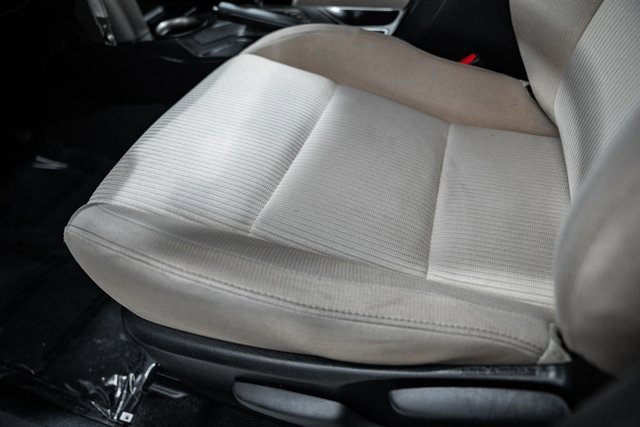 Used 2015 Toyota RAV4 XLE image 32