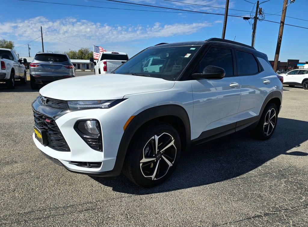 Used 2023 Chevrolet TrailBlazer RS w/ Sun and Liftgate Package image 1