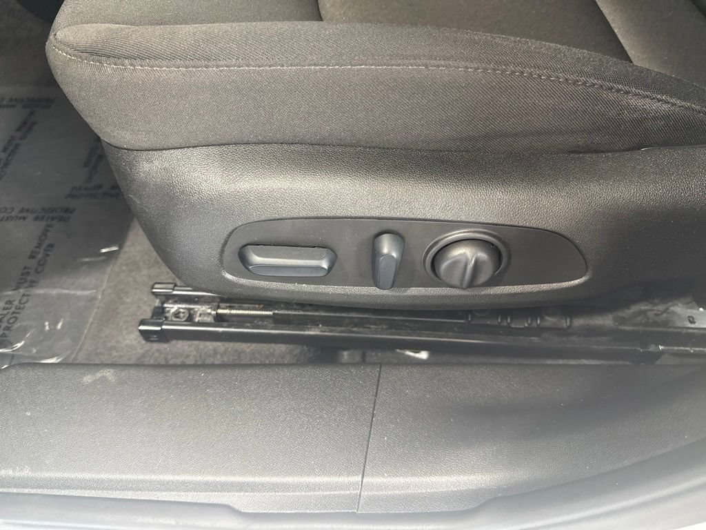 Used 2024 Chevrolet Malibu LT FWD image 16