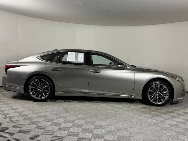 Used 2022 Lexus LS 500 w/ Accessory Package (Z2) RWD image 10