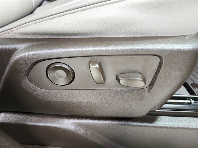 Used 2023 GMC Yukon SLT image 41