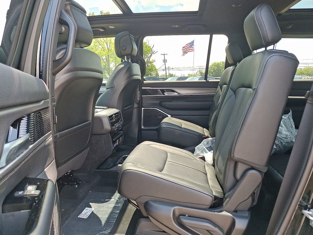 New 2025 Jeep Wagoneer Series II w/ Premium Group I image 9