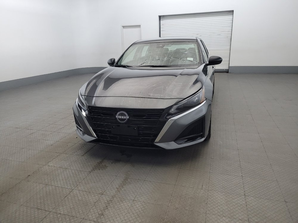 Used 2025 Nissan Altima 2.5 SV FWD image 15