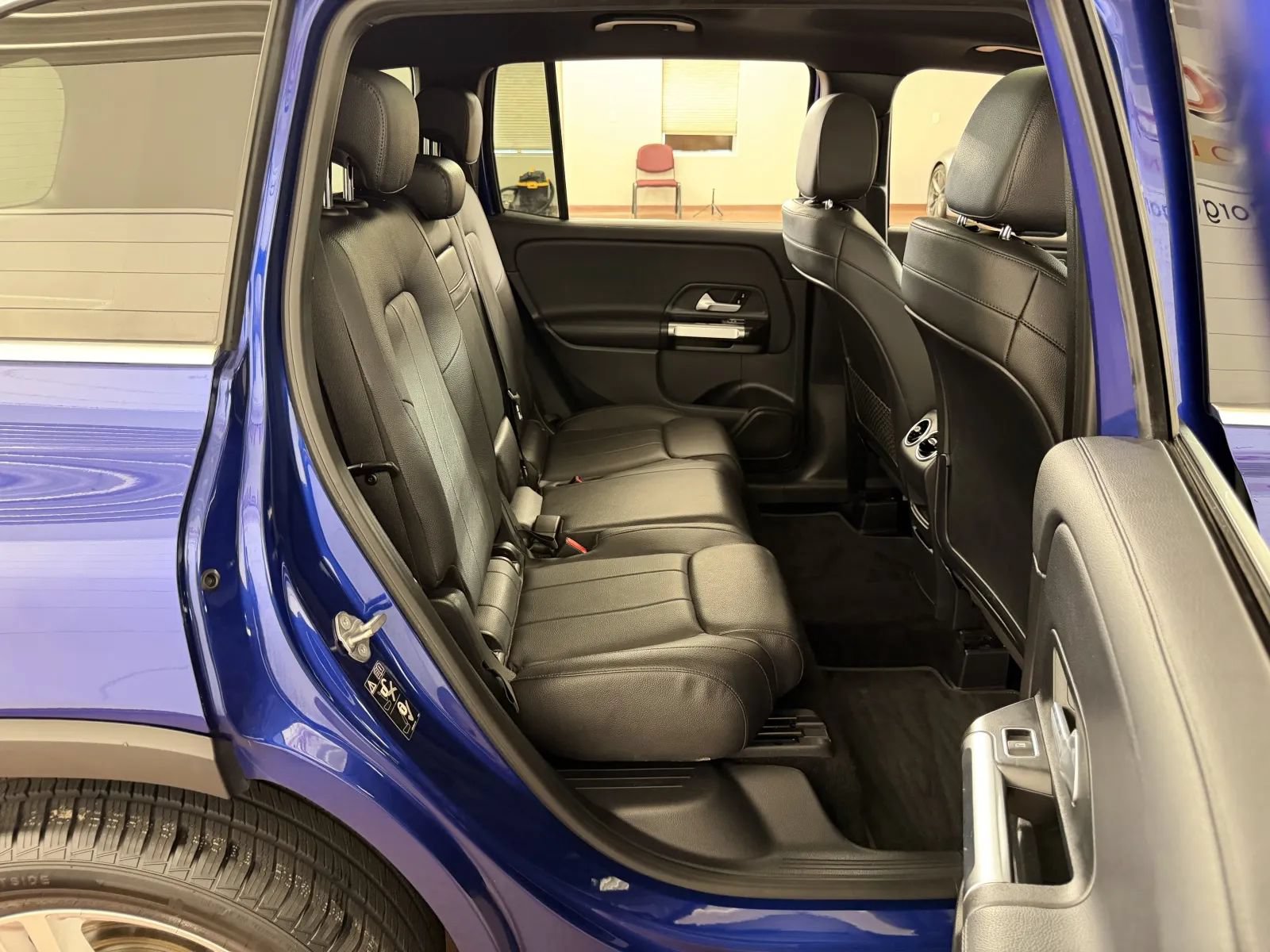 Used 2021 Mercedes-Benz GLB 250 4MATIC image 34