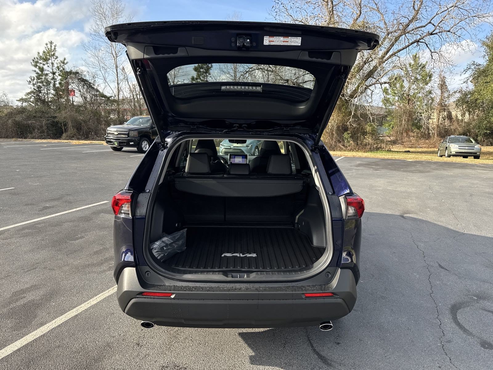New 2025 Toyota RAV4 XLE Premium w/ Weather Package AWD/4WD image 40
