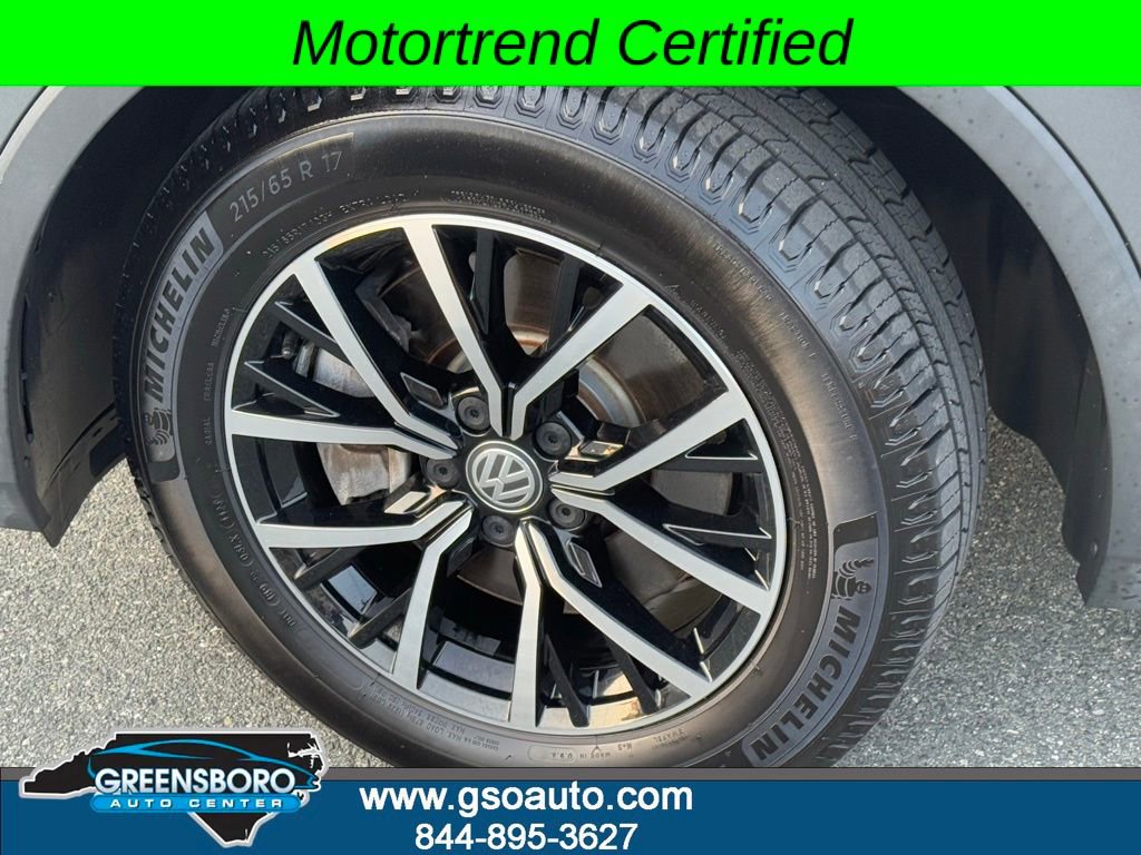 Used 2021 Volkswagen Tiguan SE w/ Panoramic Sunroof Package image 39