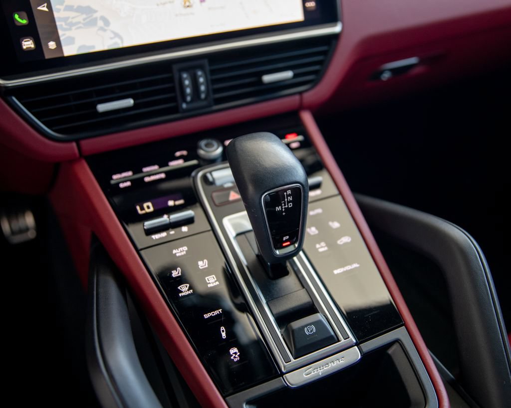 Certified 2023 Porsche Cayenne GTS AWD/4WD image 17