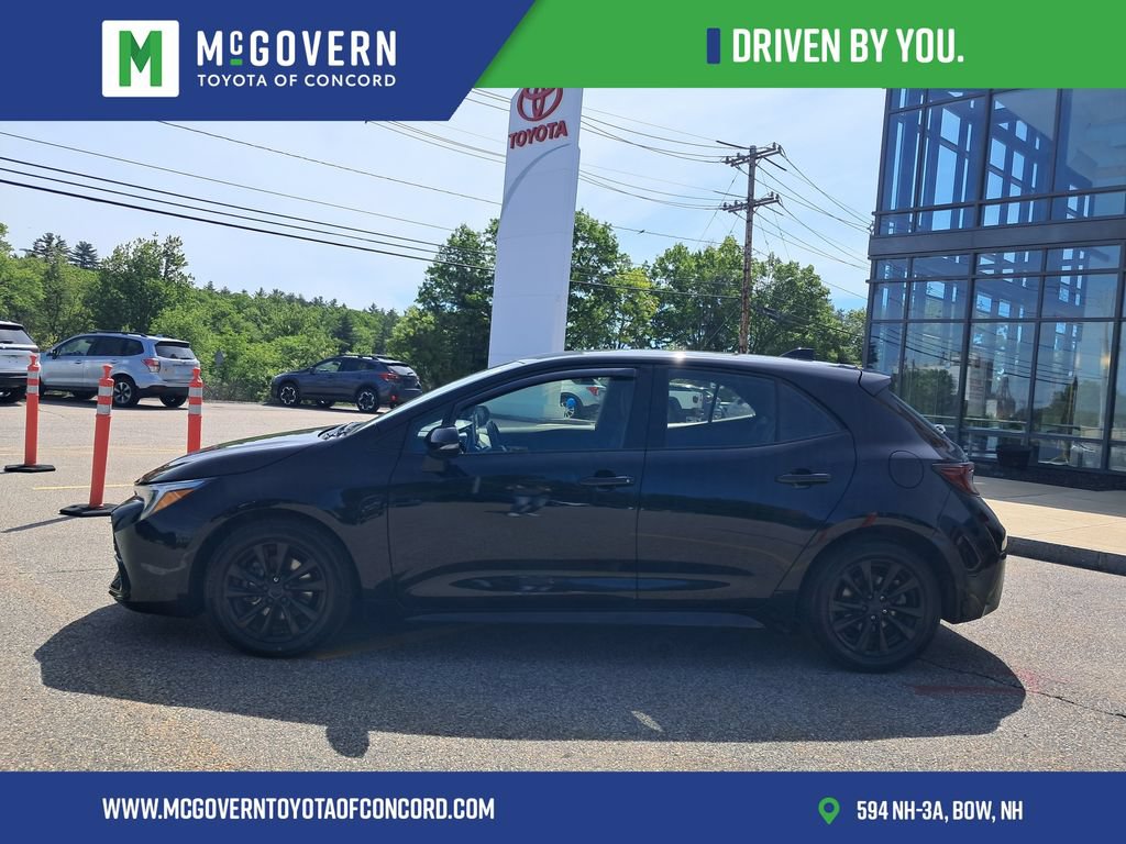 Used 2024 Toyota Corolla SE FWD image 2