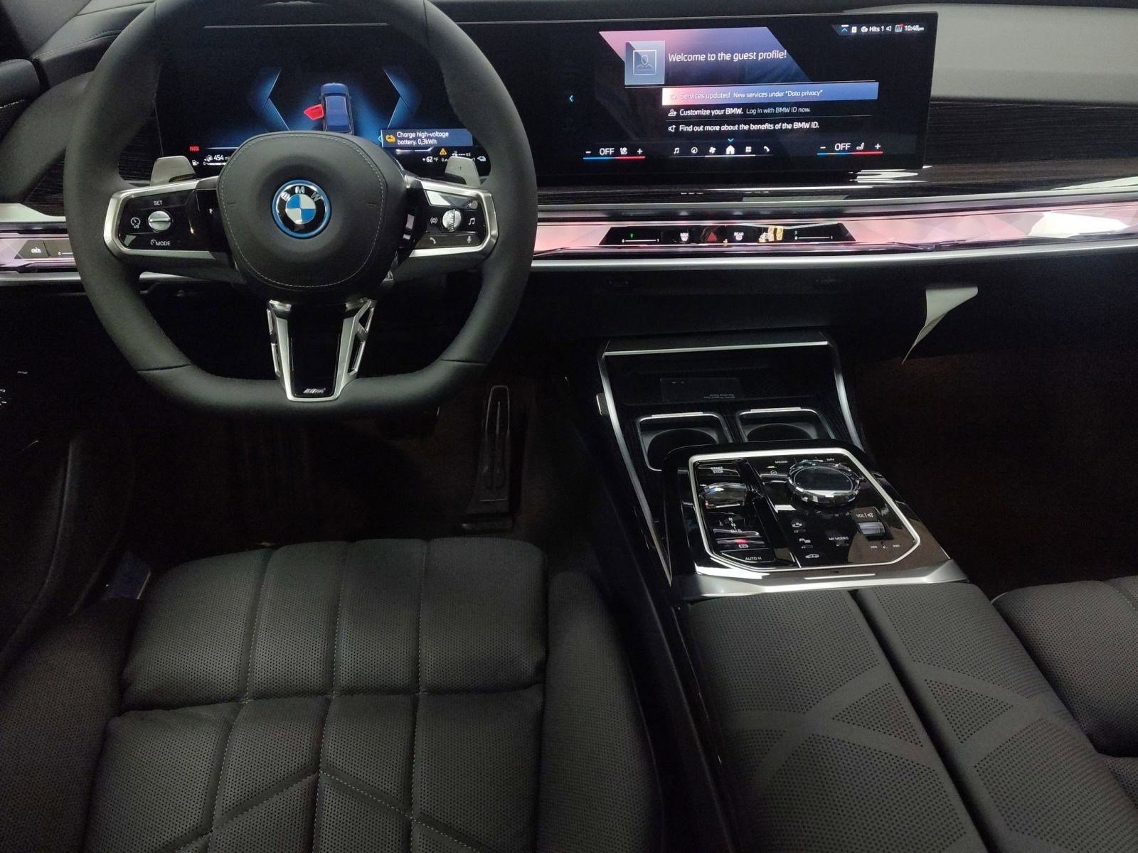 Used 2026 BMW 750e xDrive image 24