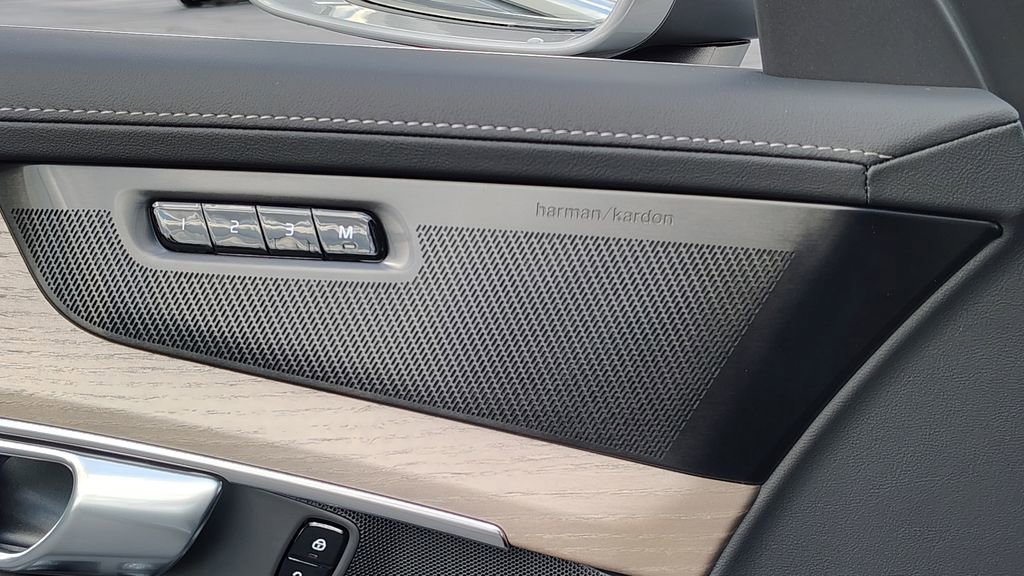 New 2026 Volvo XC90 B6 Plus image 9