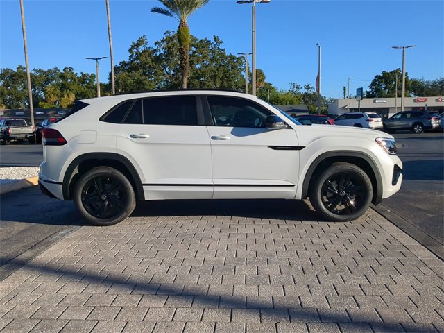 New 2026 Volkswagen Atlas Cross Sport SEL R-Line image 3