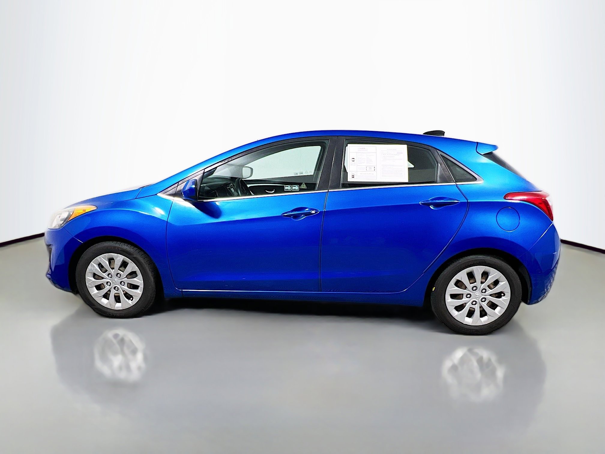 Used 2017 Hyundai Elantra GT image 9