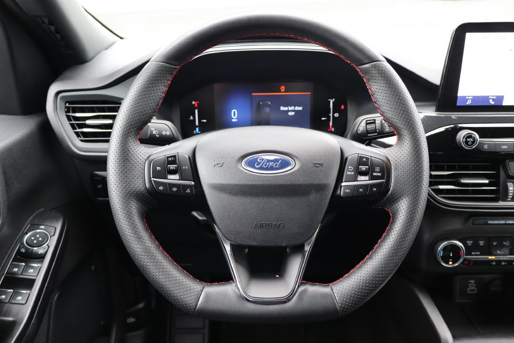 Used 2025 Ford Escape ST-Line Select AWD/4WD image 23