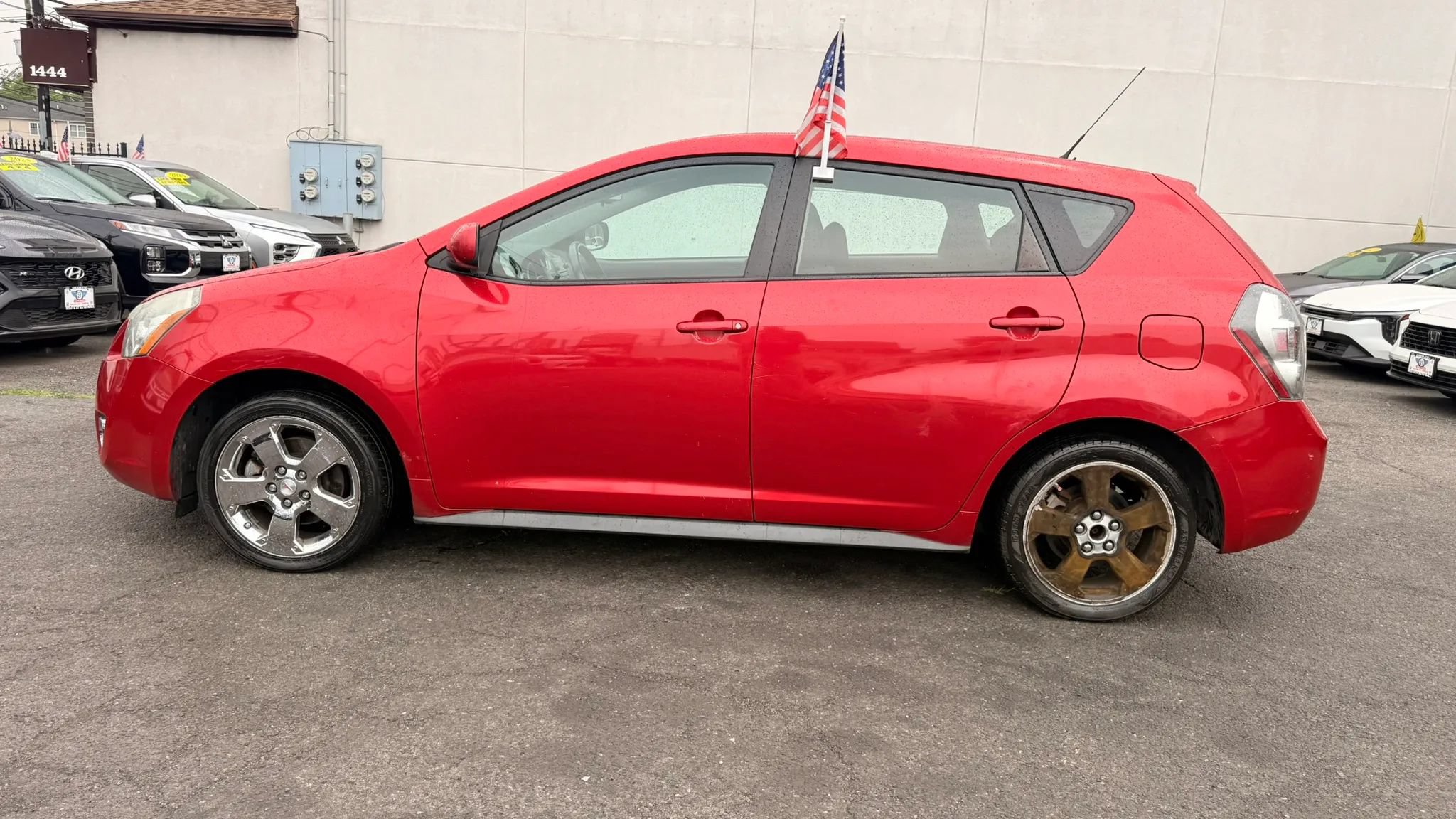 Used 2009 Pontiac Vibe AWD w/ Sun And Sound Package image 10