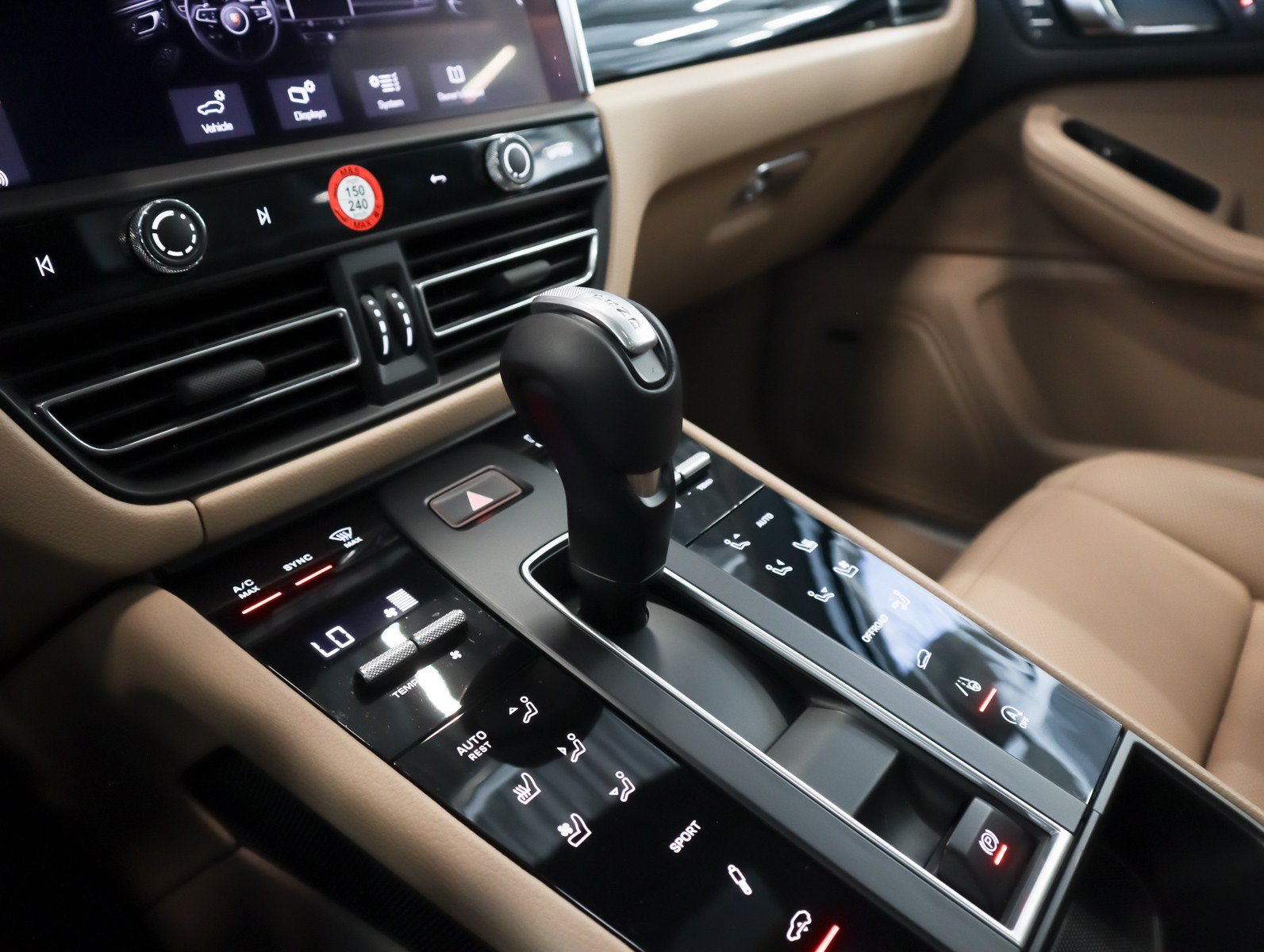Certified 2026 Porsche Macan S AWD/4WD image 15