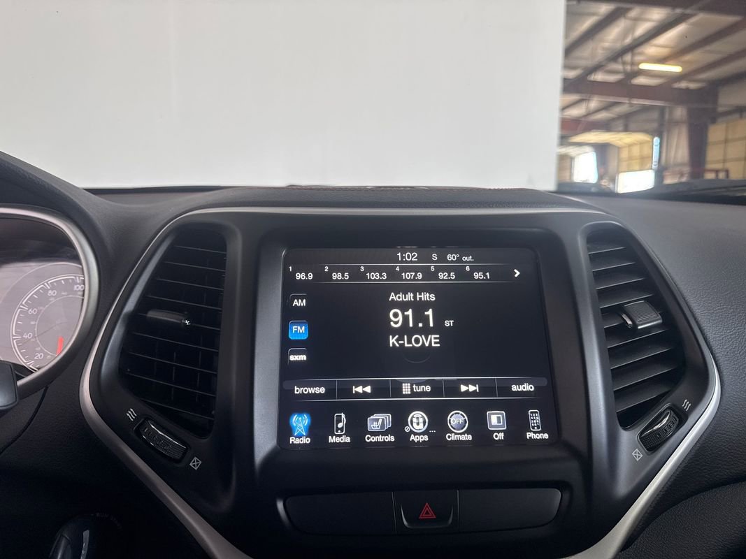 Used 2016 Jeep Cherokee Trailhawk w/ Leather Interior Group image 14