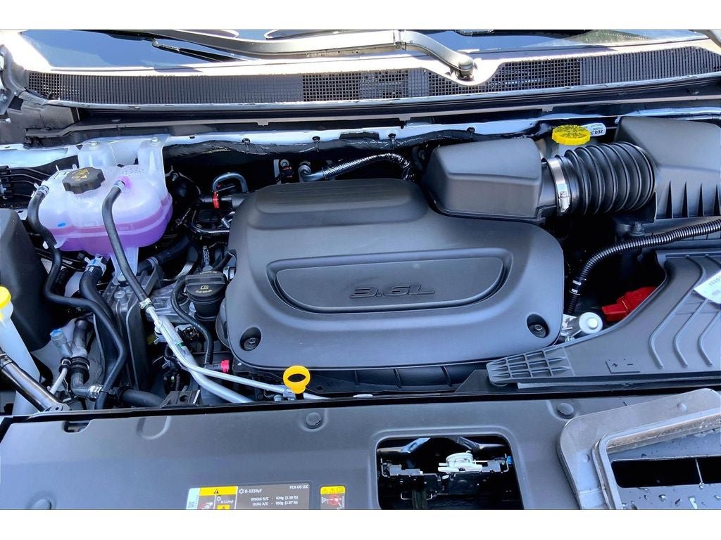 New 2027 Chrysler Pacifica Limited AWD/4WD image 12