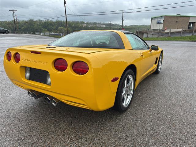 Used 2001 Chevrolet Corvette Coupe w/ Preferred Equipment Group2 RWD image 4
