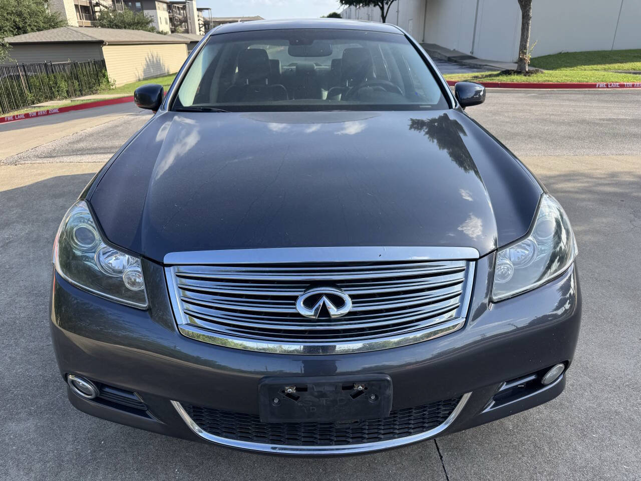 Used 2010 INFINITI M35 w/ Technology Pkg RWD image 2