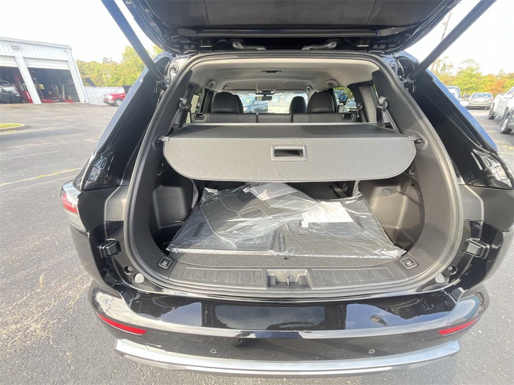 New 2025 Mitsubishi Outlander SE image 23