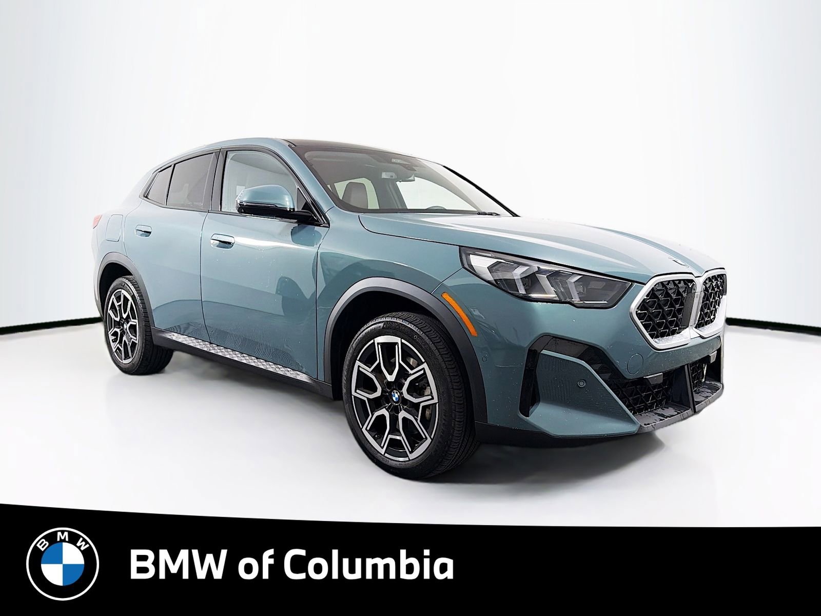 Used 2024 BMW X2 xDrive28i AWD/4WD image 1
