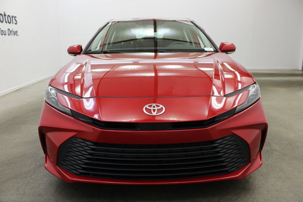 Used 2025 Toyota Camry LE FWD image 7