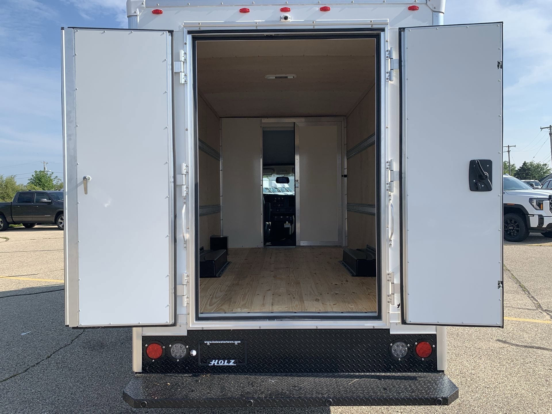 New 2025 GMC Savana 3500 w/ Power Convenience Package RWD image 42