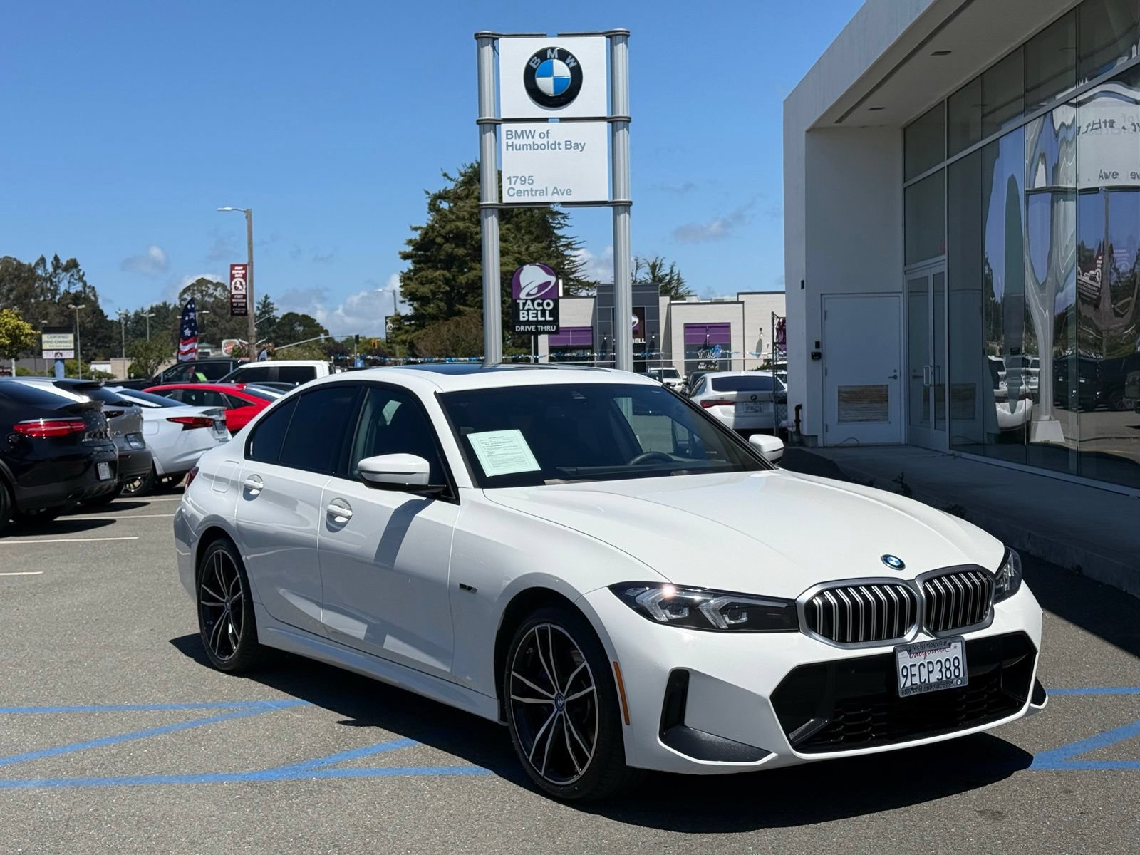 Used 2023 BMW 330e w/ M Sport Package RWD video 1