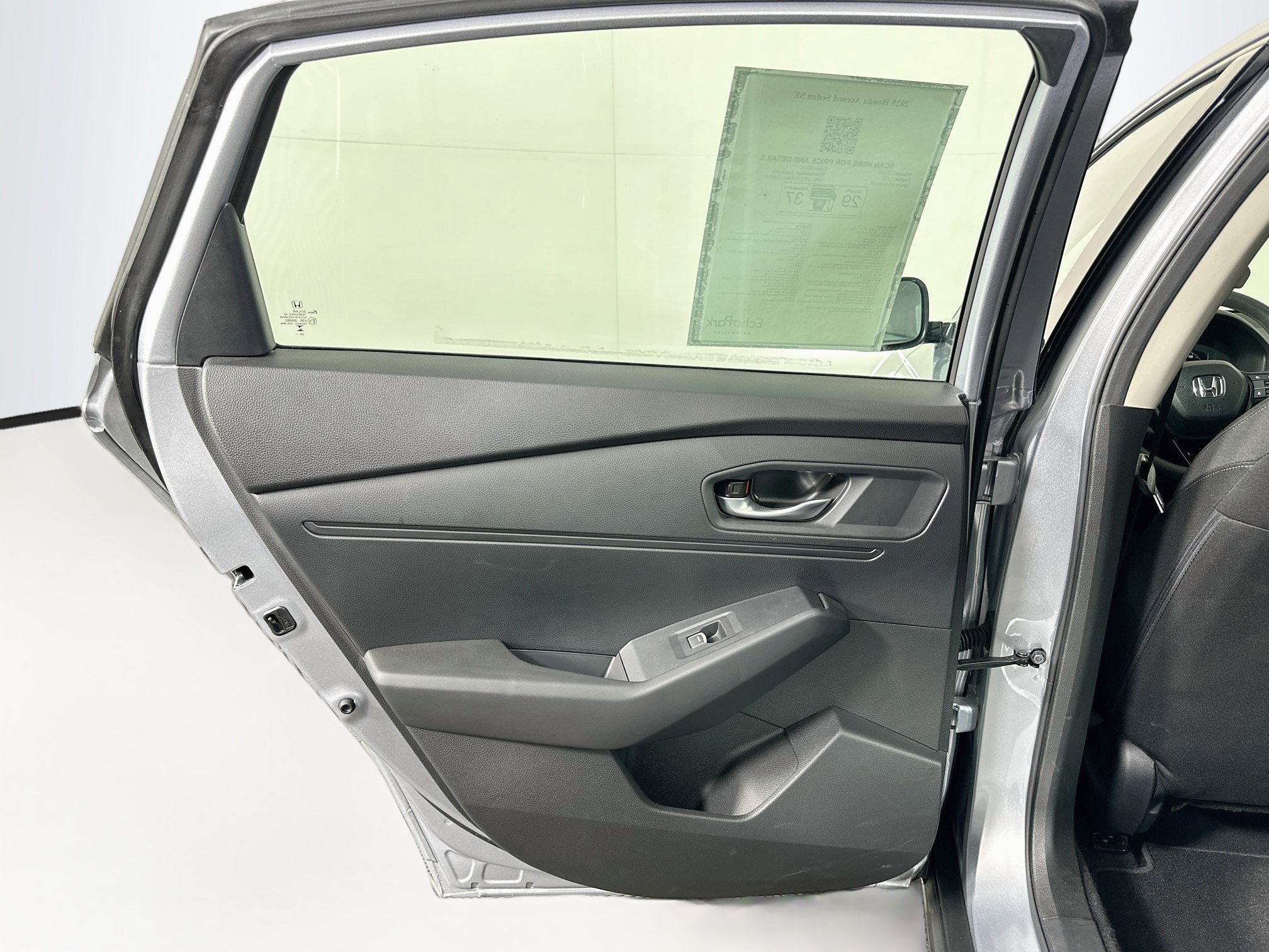 Used 2025 Honda Accord SE image 28