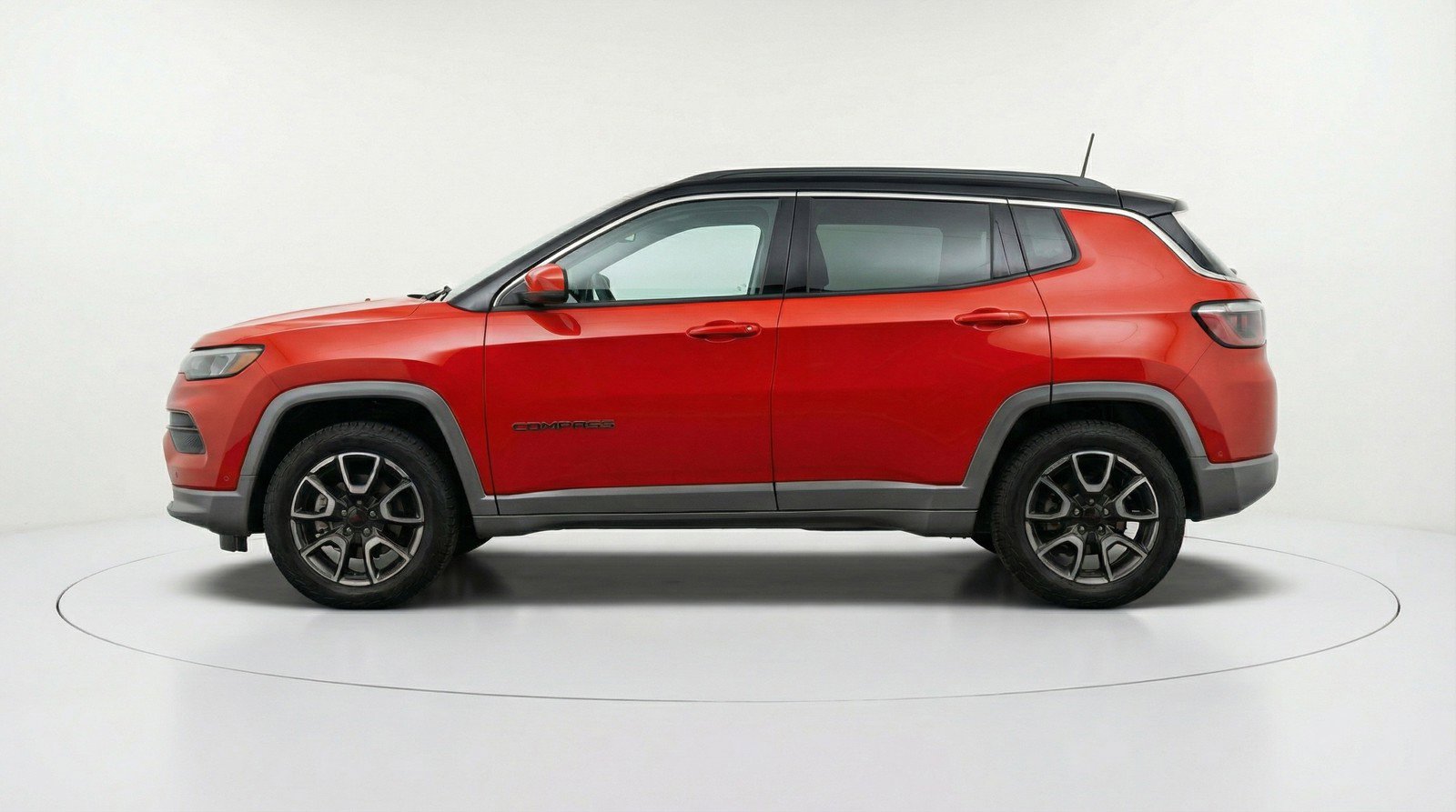 Used 2025 Jeep Compass Trailhawk image 5