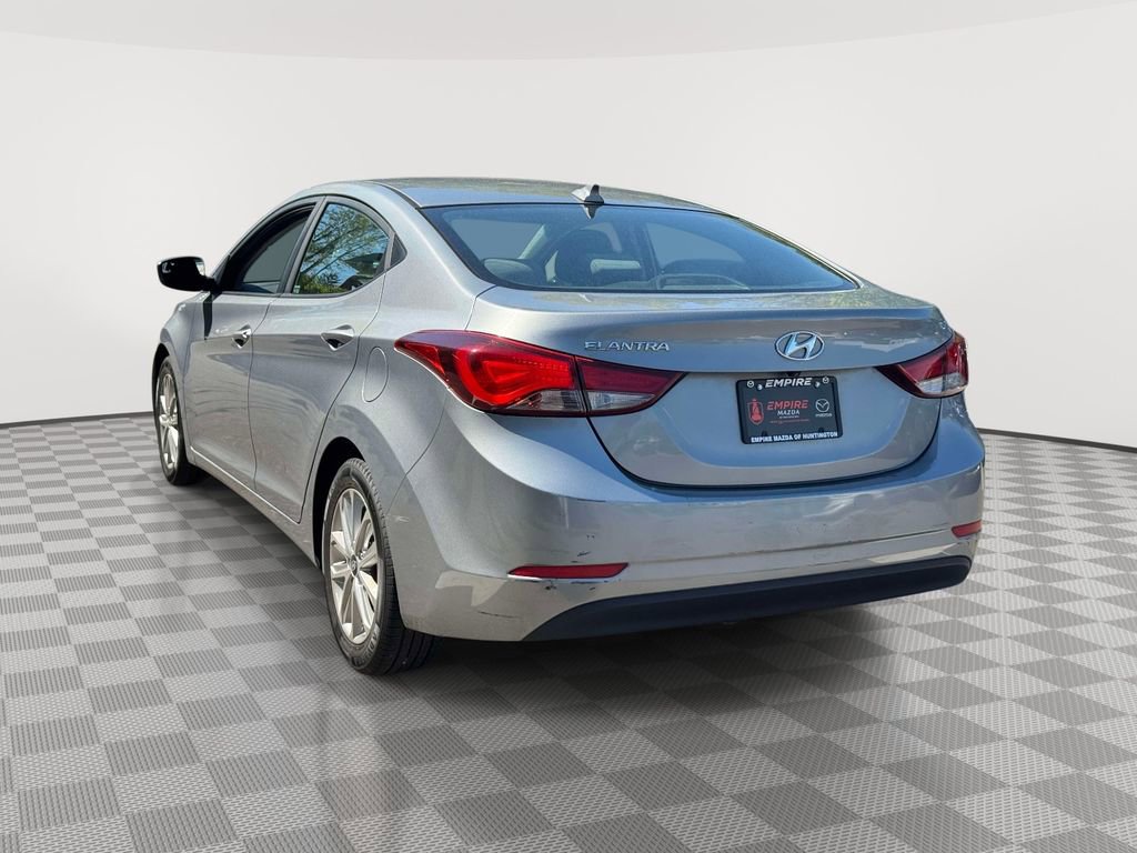 Used 2015 Hyundai Elantra SE w/ Option Group 02 FWD image 4