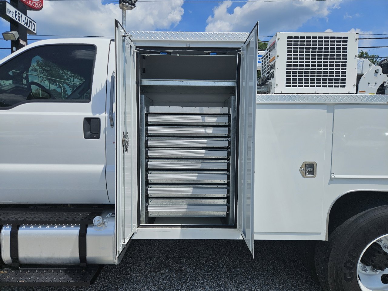 Used 2022 Ford F650 2WD Regular Cab Super Duty image 9