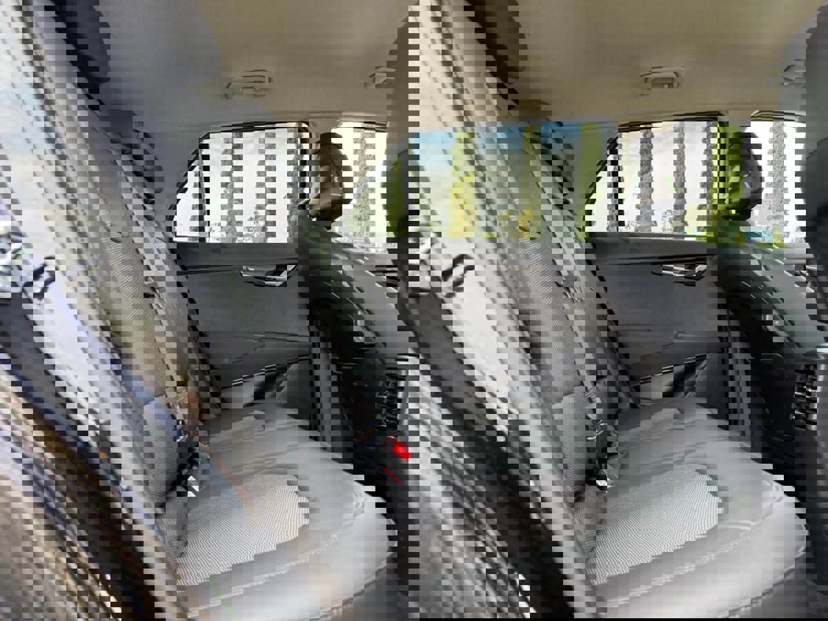 Used 2023 Kia Niro EX image 18