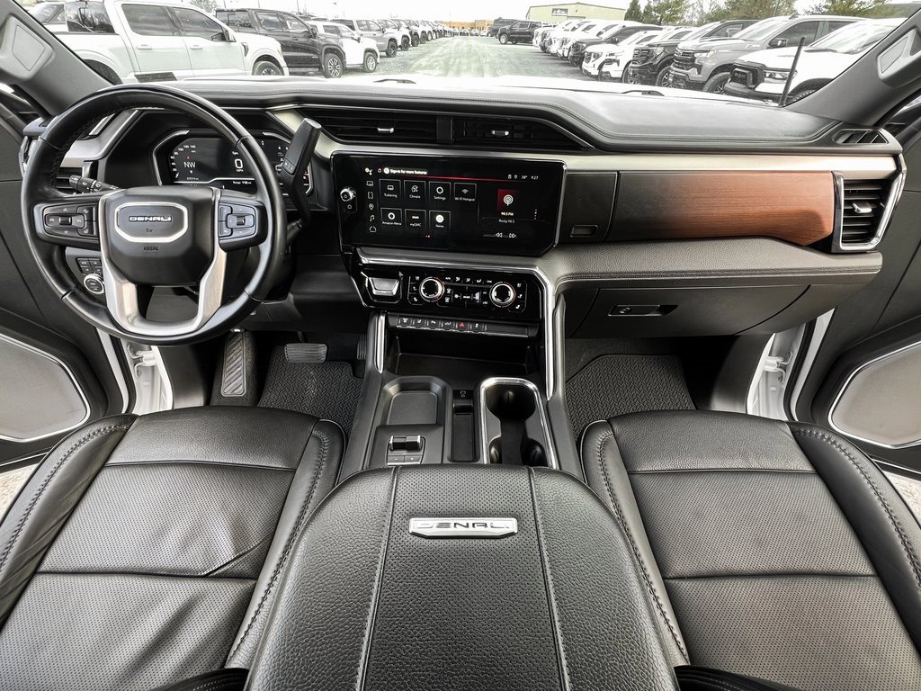 Used 2024 GMC Sierra 3500 Denali w/ Denali Reserve Package image 4