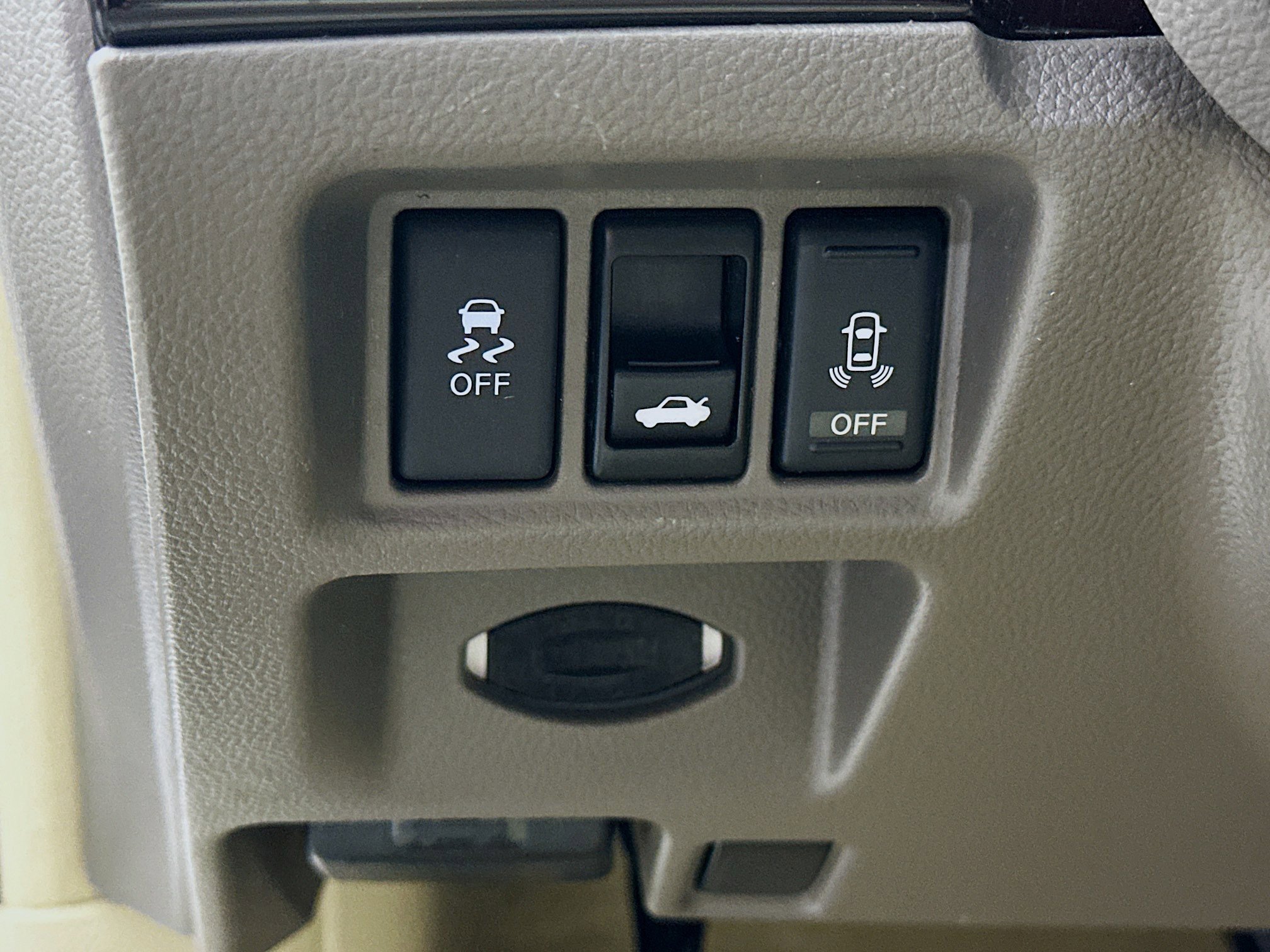 Used 2013 INFINITI G37 Journey w/ Premium Pkg image 17