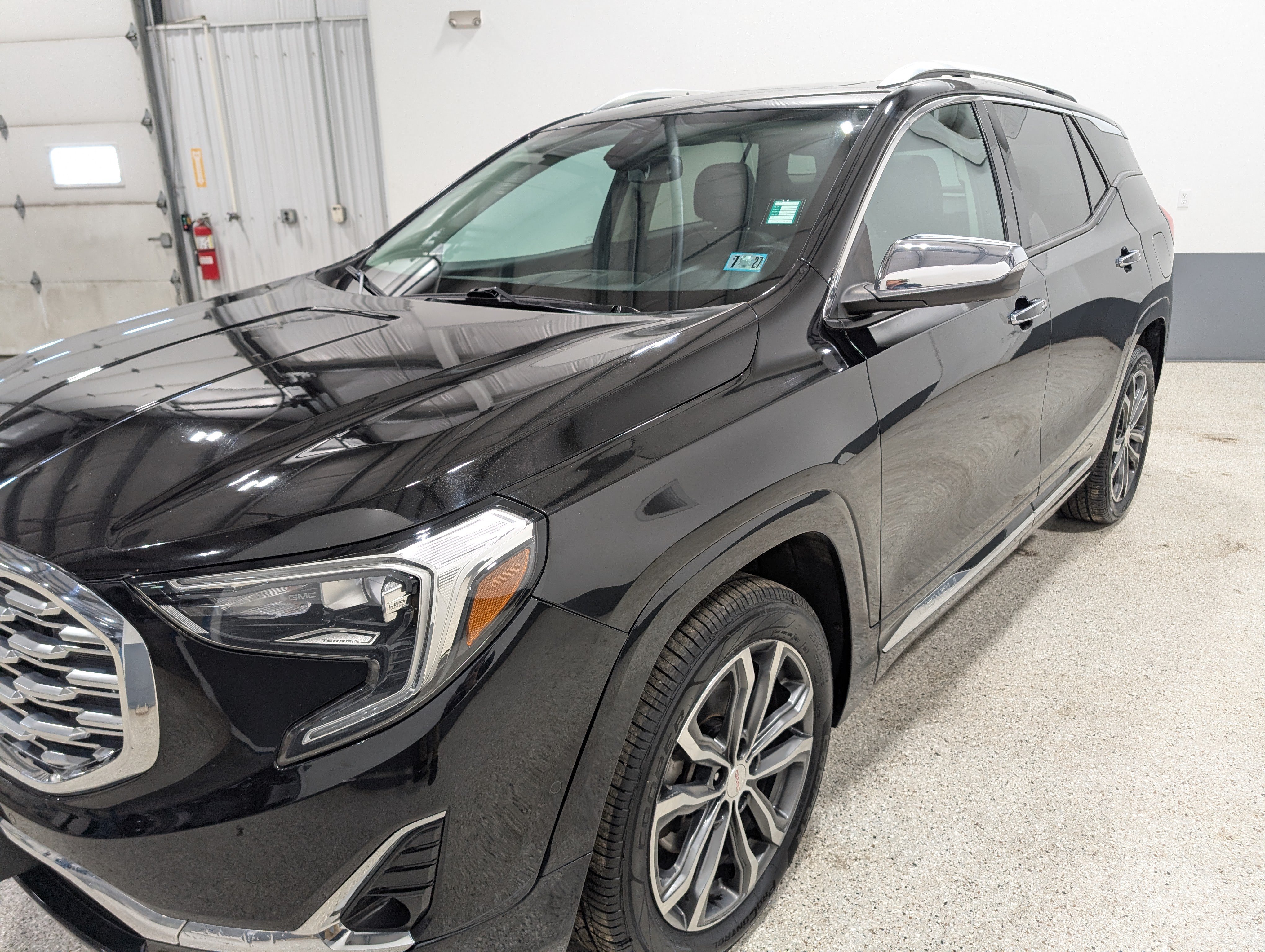 Used 2018 GMC Terrain Denali w/ Advanced Safety Package AWD/4WD image 6