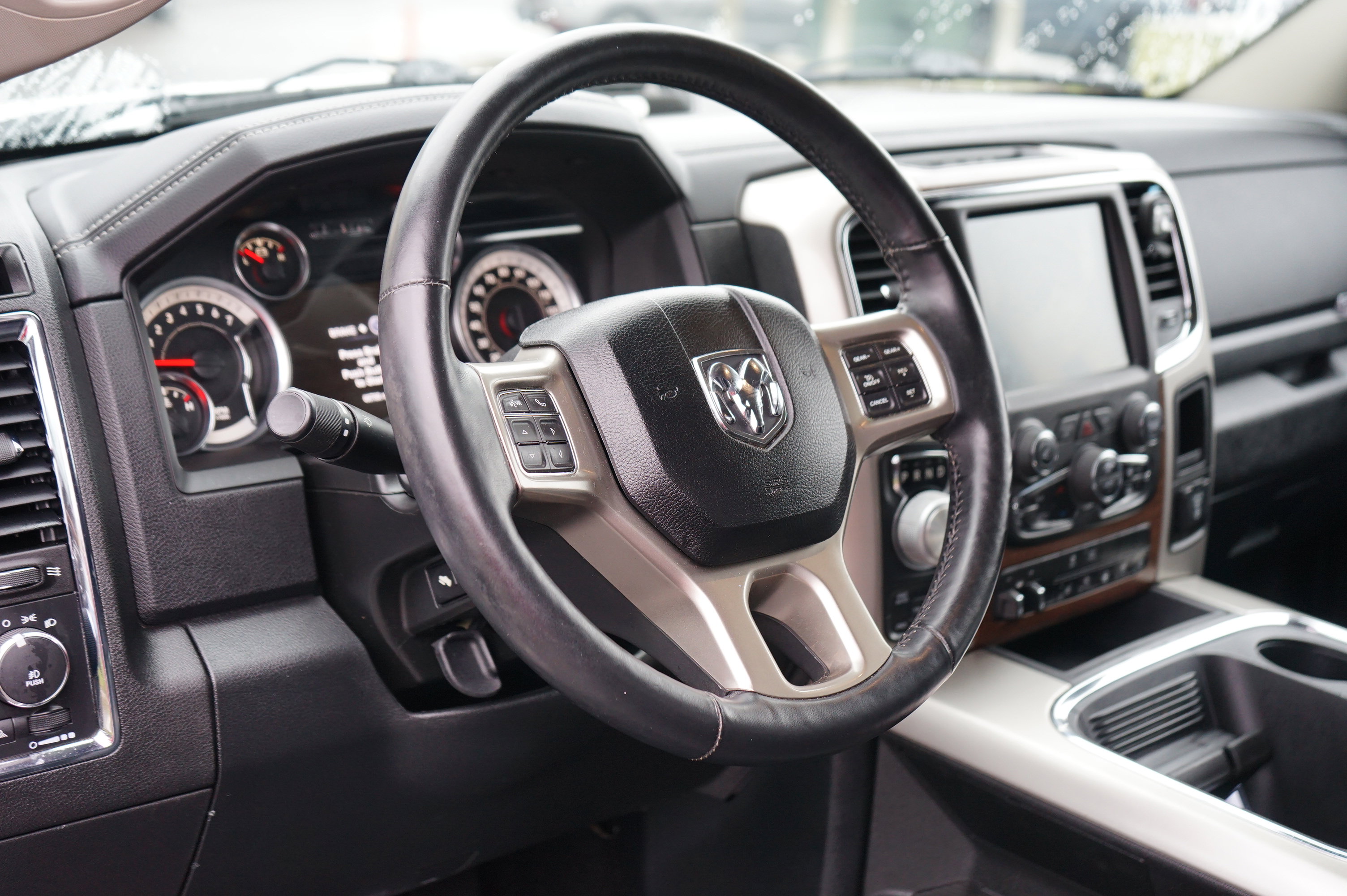 Used 2017 RAM 1500 Laramie w/ Convenience Group image 13