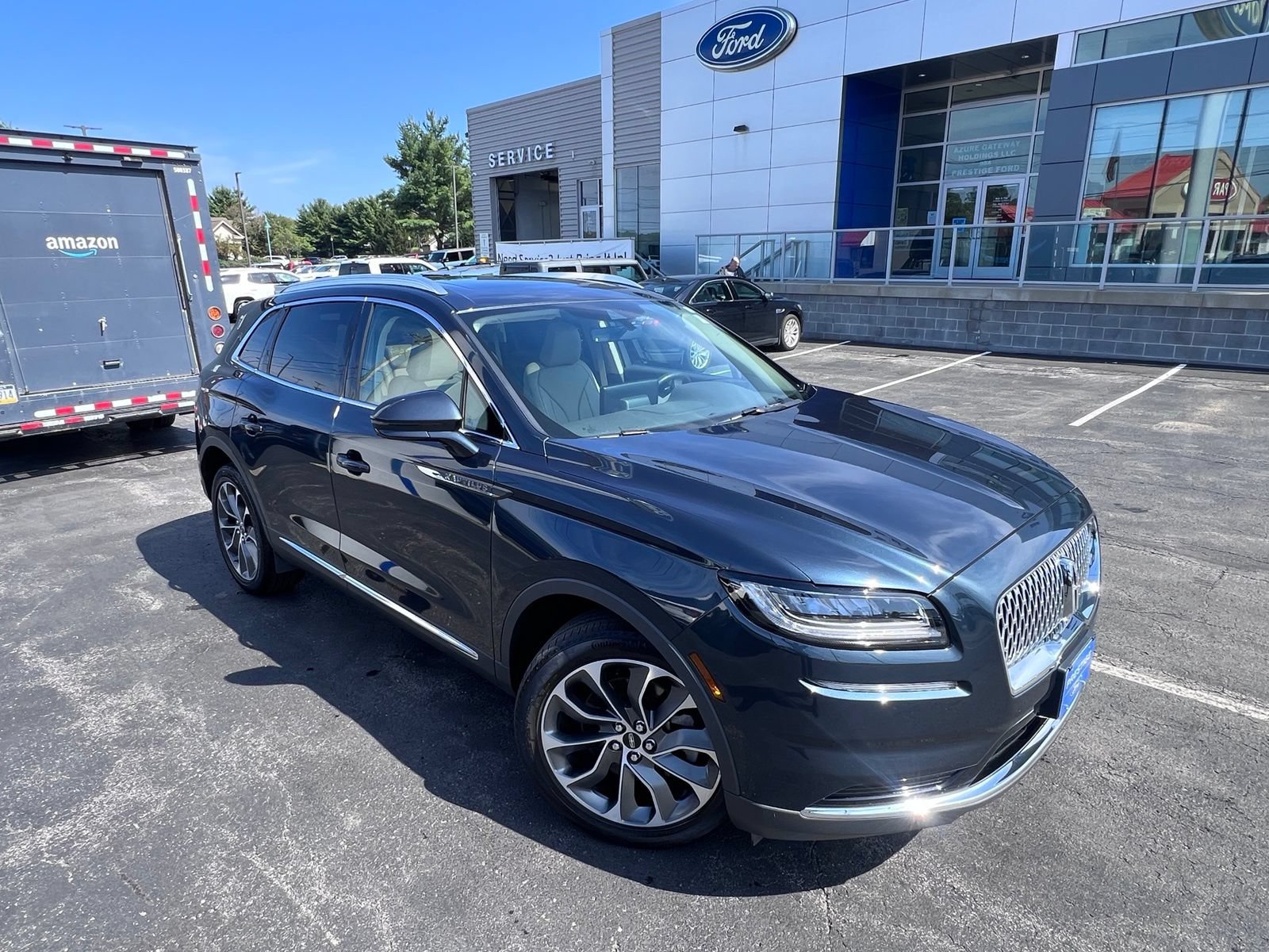 Used 2023 Lincoln Nautilus Reserve AWD/4WD image 17