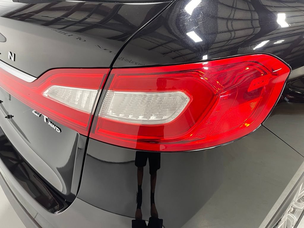 Used 2017 Lincoln MKX Reserve w/ Driver Assistance Package AWD/4WD image 13
