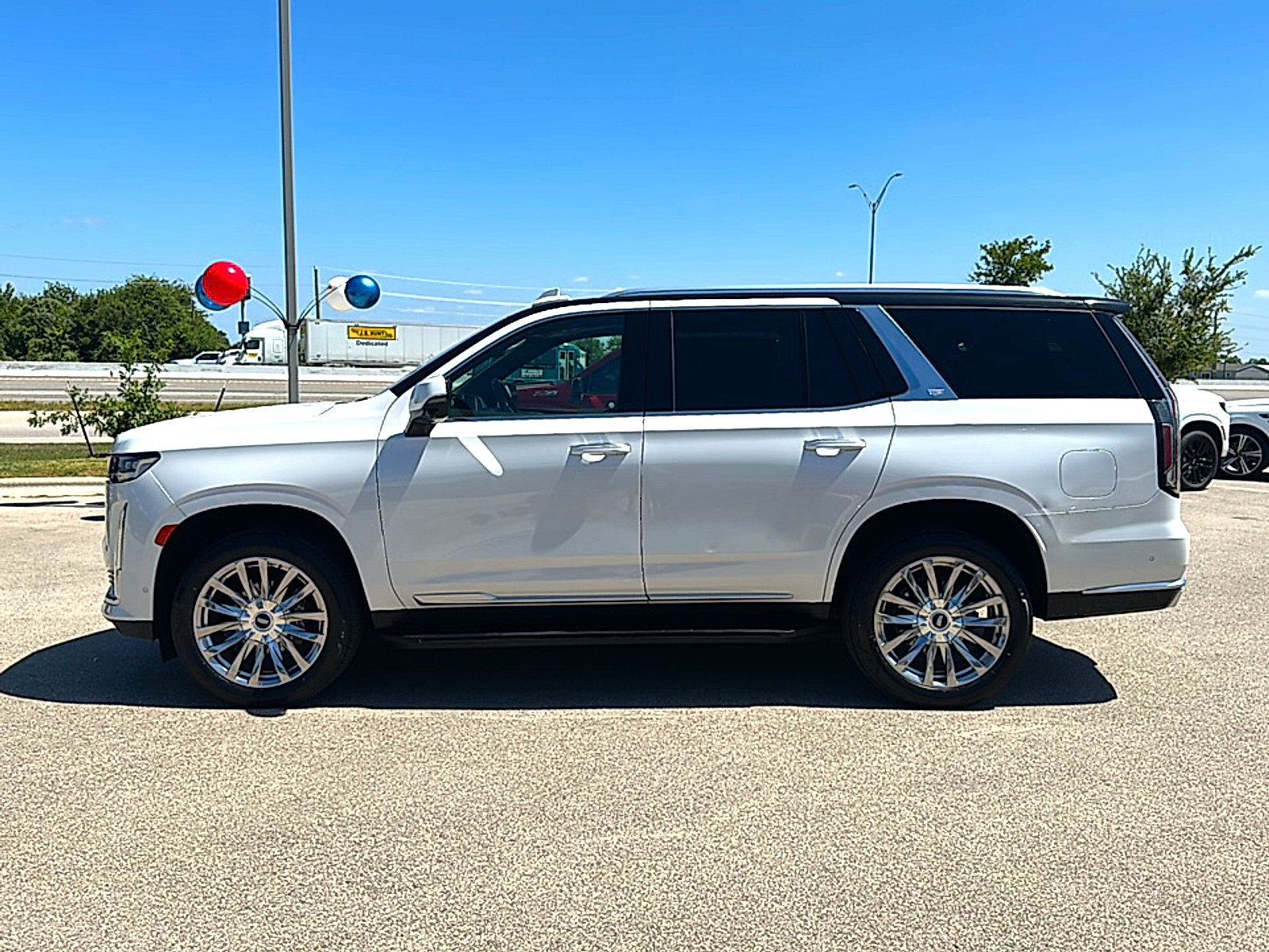 Used 2021 Cadillac Escalade Premium Luxury AWD/4WD image 5