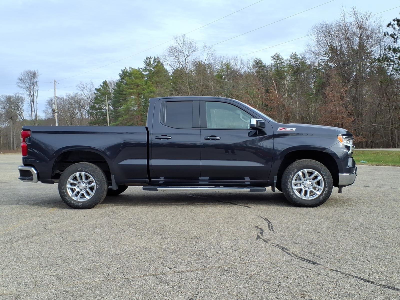 Certified 2023 Chevrolet Silverado 1500 LT w/ Z71 Off-Road Package image 3