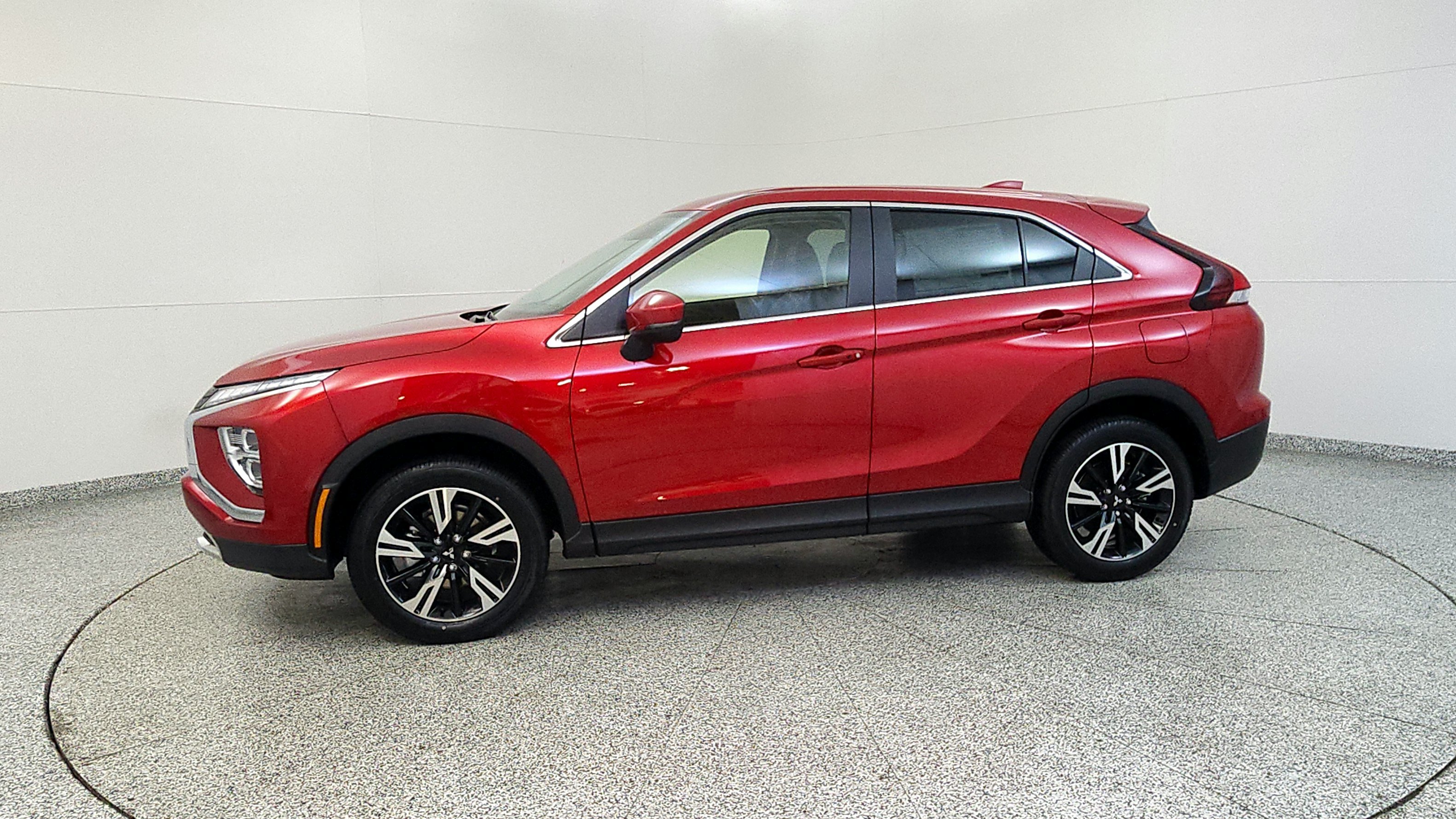 Used 2025 Mitsubishi Eclipse Cross SE AWD/4WD image 2