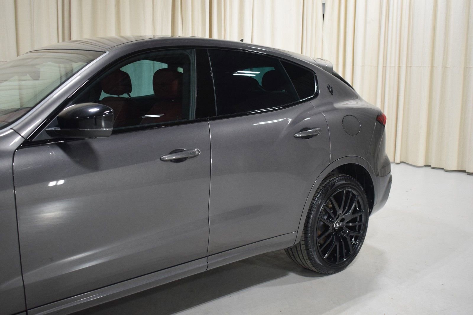 Used 2022 Maserati Levante Modena image 2