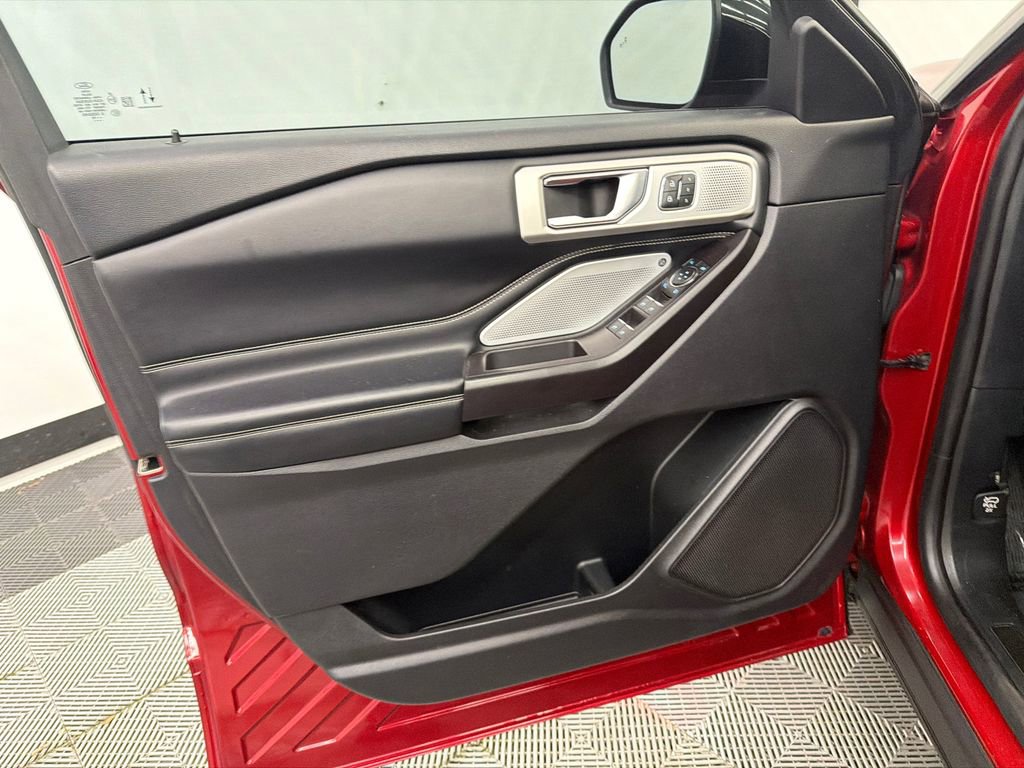 Used 2020 Ford Explorer ST w/ ST Street Pack image 11