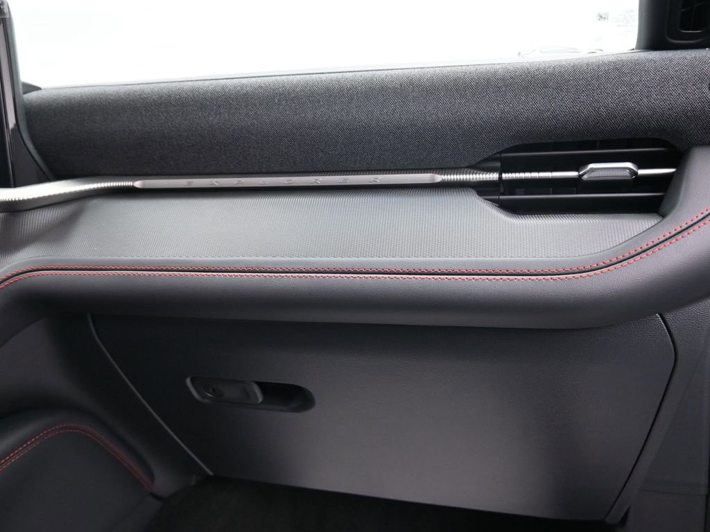 New 2026 Ford Explorer ST-Line w/ ST-Line Street Pack image 32