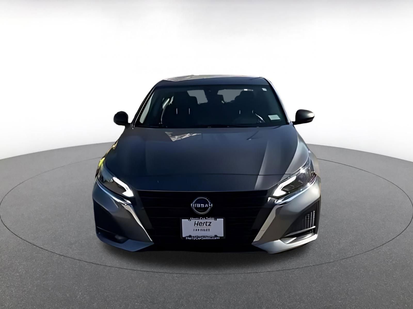 Used 2025 Nissan Altima 2.5 SV FWD image 13
