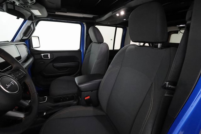 Used 2024 Jeep Wrangler Unlimited image 11
